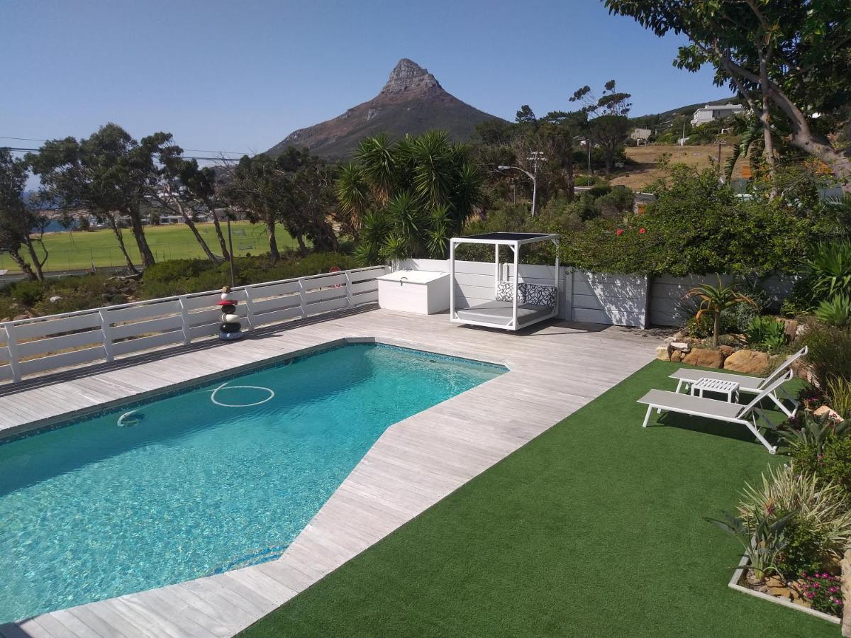 Апартаменты Bright Camps Bay Loft With Stunning Views And Shared Pool Кейптаун Экстерьер фото